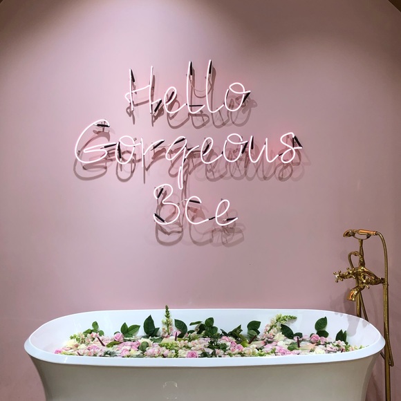 Meet your Posher, Esther - Picture 1 of 1